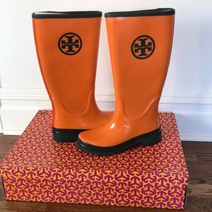 Tory Burch Logo Rain-boots, size 7